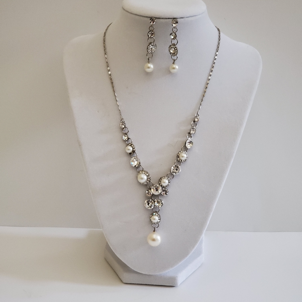 New Women's Party Necklace & Earrings Set